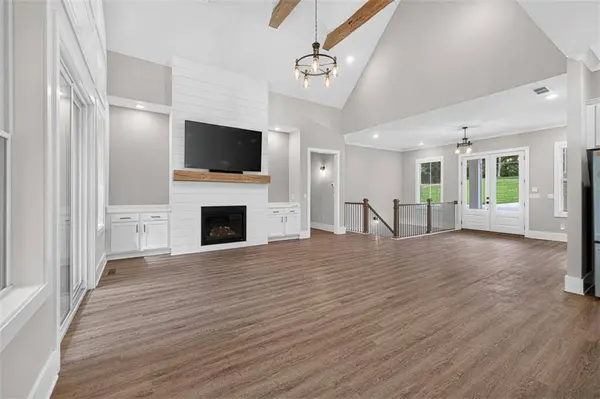 6052 Oak Hill DR, Flowery Branch, GA 30542