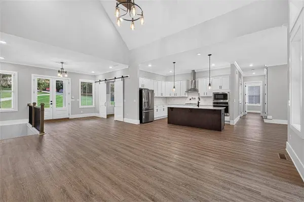 6052 Oak Hill DR, Flowery Branch, GA 30542
