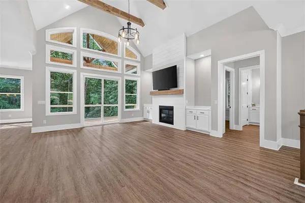 6052 Oak Hill DR, Flowery Branch, GA 30542