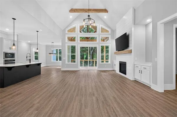 6052 Oak Hill DR, Flowery Branch, GA 30542