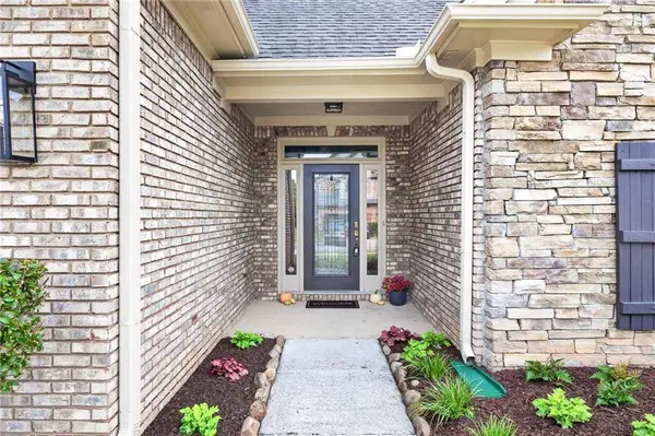 1214 Ridge Hollow LN, Lawrenceville, GA 30043