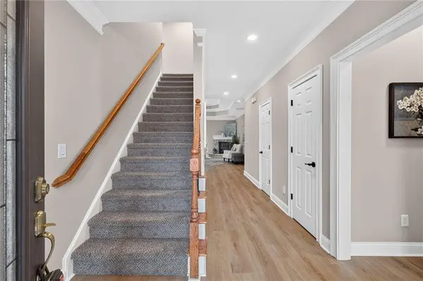 1214 Ridge Hollow LN, Lawrenceville, GA 30043