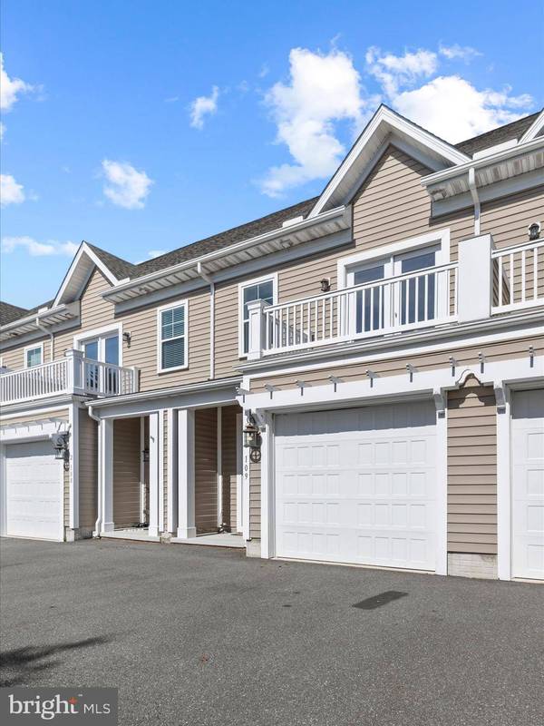 2 SMITHFIELD CT #109, Ocean View, DE 19970