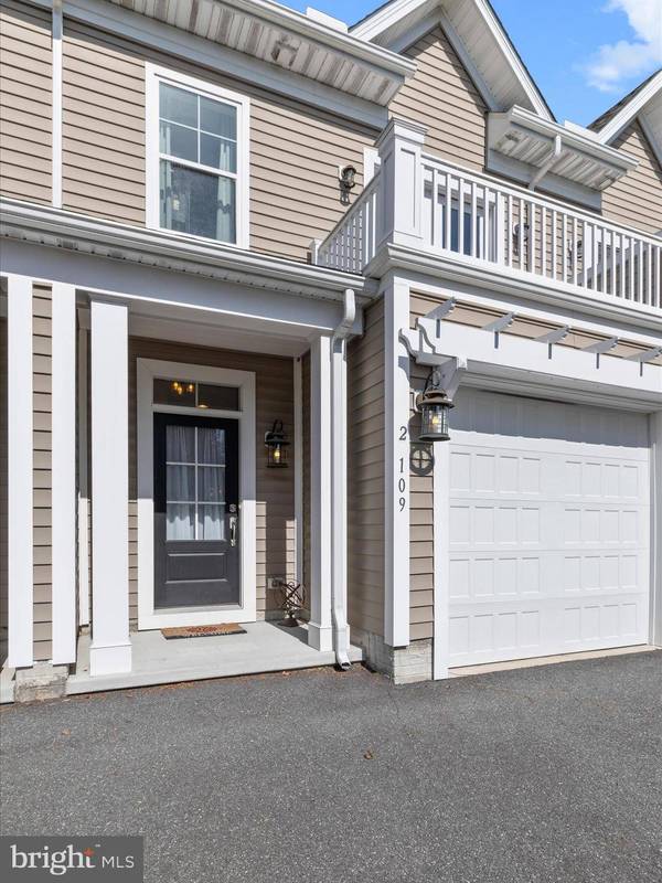 2 SMITHFIELD CT #109, Ocean View, DE 19970