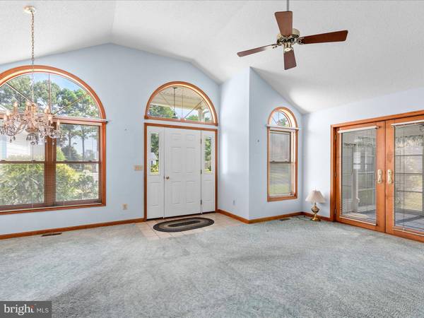 128 HOLLYWOOD DR, Ocean View, DE 19970