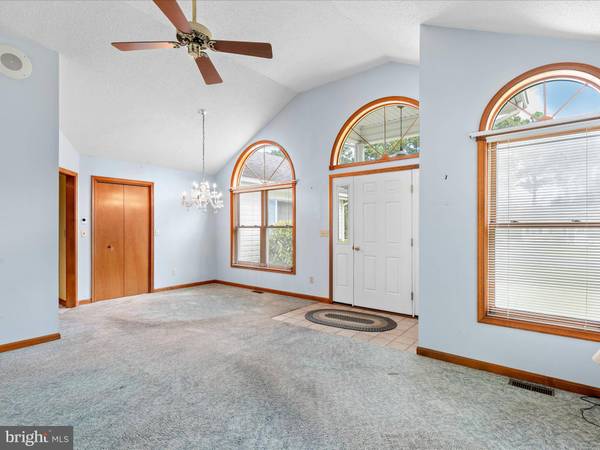 128 HOLLYWOOD DR, Ocean View, DE 19970