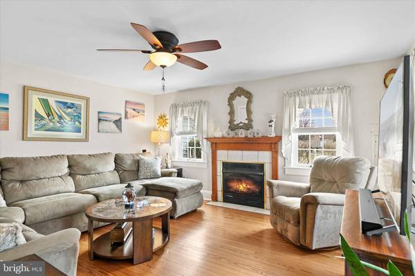 15 WEST AVE, Ocean View, DE 19970