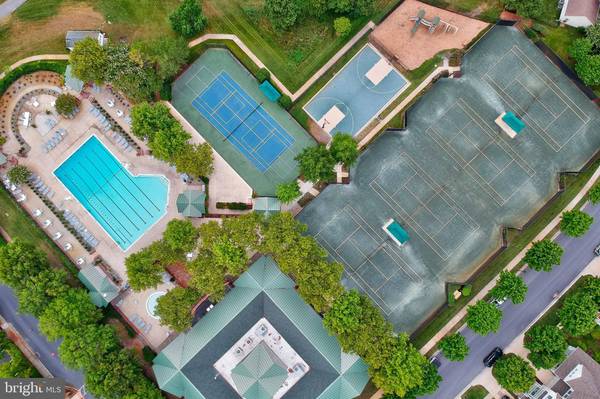 Outdoor pool, Tennis, and Pickleball