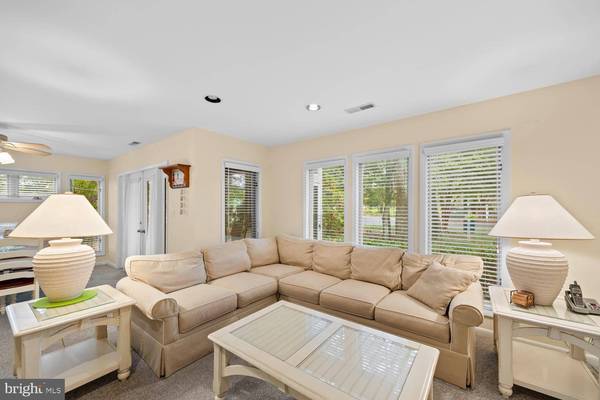 33451 CANAL CT #52037, Bethany Beach, DE 19930