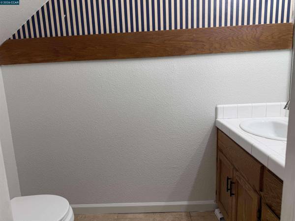 1648 W North Bear Creek Dr, Merced, CA 95348