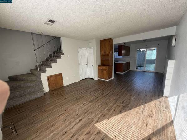 1648 W North Bear Creek Dr, Merced, CA 95348