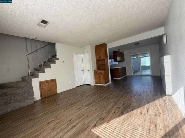 1648 W North Bear Creek Dr, Merced, CA 95348