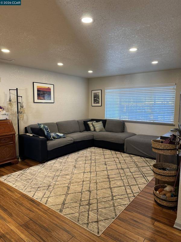 524 Ruth Way, Livermore, CA 94550