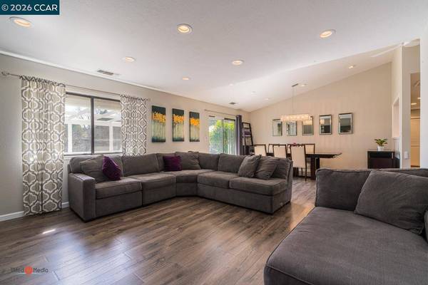 2904 Canterbury Cir, El Dorado Hills, CA 95762