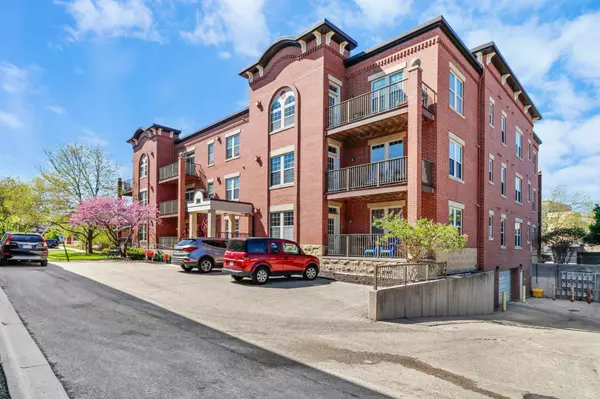 201 E Lane Street #103, Sun Prairie, WI 53590