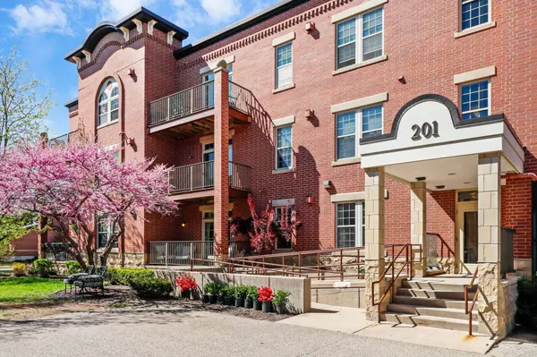 201 E Lane Street #103, Sun Prairie, WI 53590