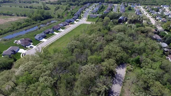 225 Whitetail Lane #28, Deerfield, WI 53531