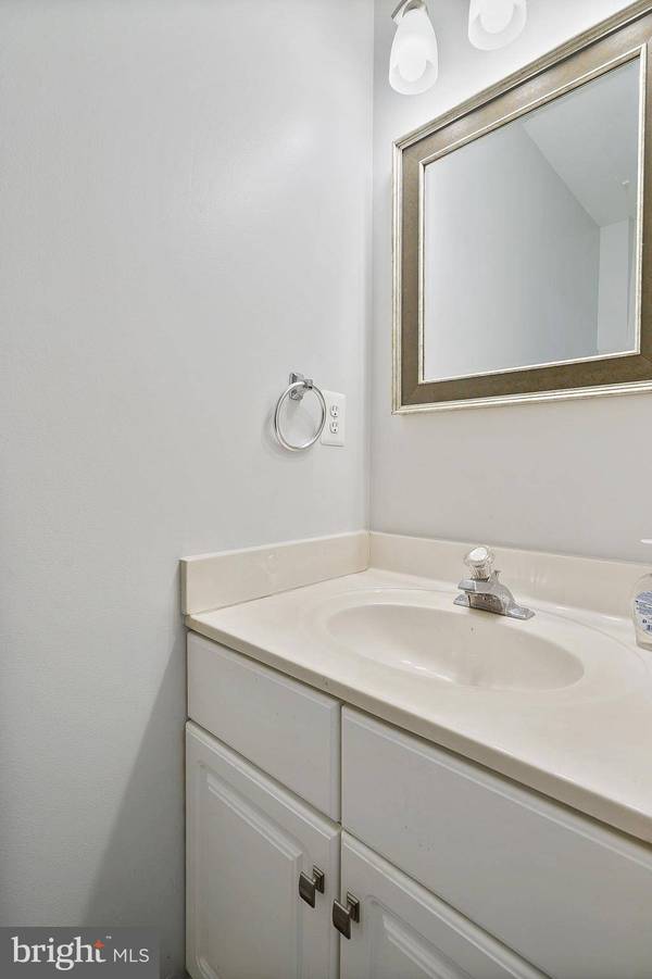 20198 BROOKVIEW SQ, Ashburn, VA 20147