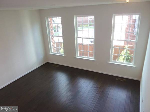 412 HAUPT SQ SE, Leesburg, VA 20175