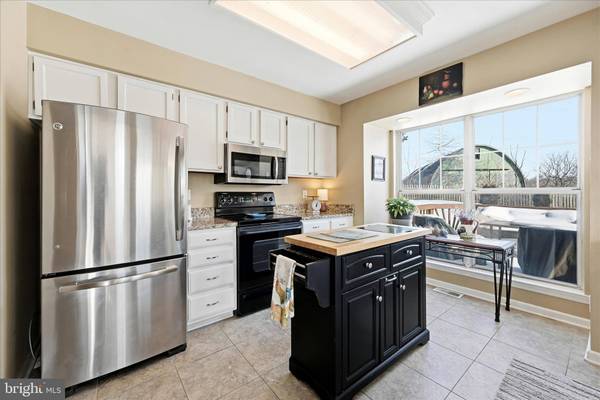 32 FENTON WOOD DR, Sterling, VA 20165