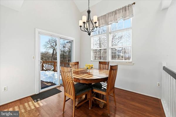 32 FENTON WOOD DR, Sterling, VA 20165