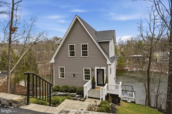 1239 LAKEVIEW DR, Cross Junction, VA 22625