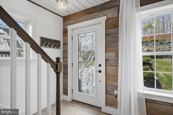 1239 LAKEVIEW DR, Cross Junction, VA 22625