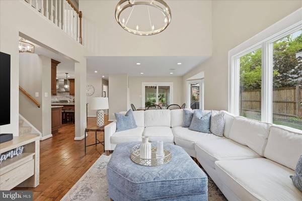 320 LOUDOUN ST SW, Leesburg, VA 20175