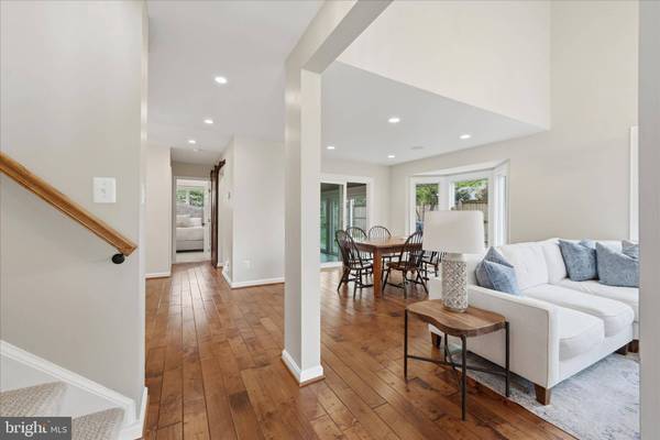 320 LOUDOUN ST SW, Leesburg, VA 20175