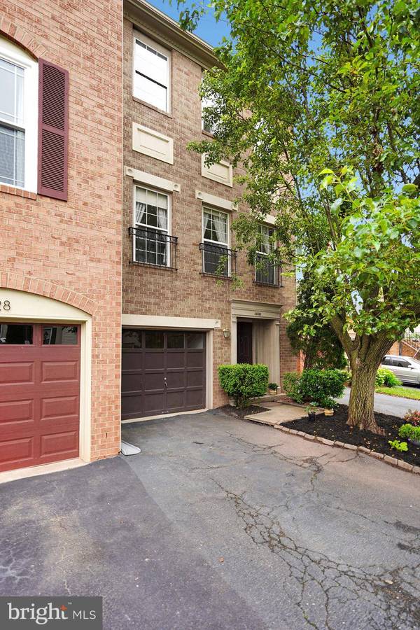 44030 GALA CIR, Ashburn, VA 20147