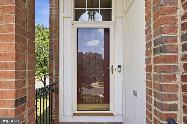 18526 BEAR CREEK TER, Leesburg, VA 20176