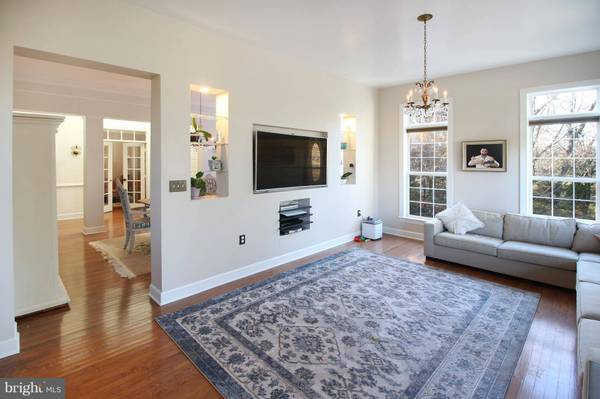 18400 LANIER ISLAND SQ, Leesburg, VA 20176