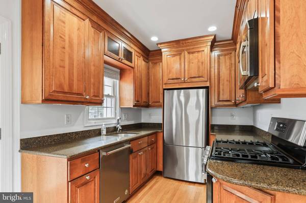 1200 N ROOSEVELT ST, Arlington, VA 22205