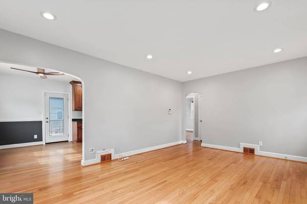 1200 N ROOSEVELT ST, Arlington, VA 22205