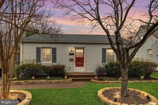 1200 N ROOSEVELT ST, Arlington, VA 22205