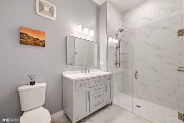 5 STATIONMASTER ST SE #102, Leesburg, VA 20175