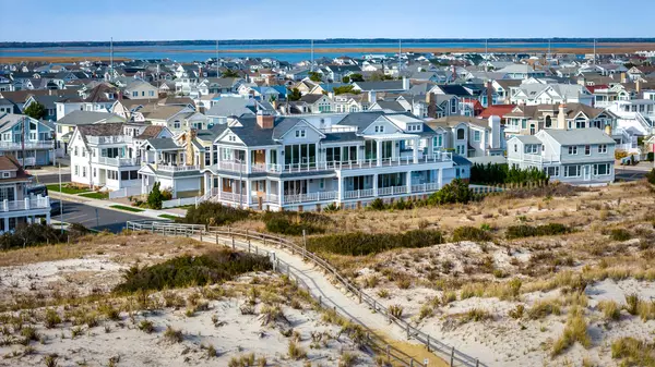 The Do’s and Don’ts of Buying a Vacation Home at the Jersey Shore,Kayla Noll