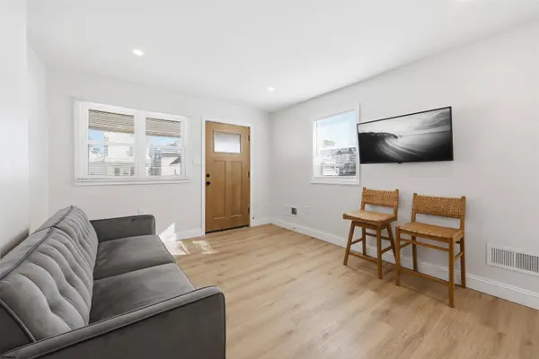 310 11th St, Ocean City, NJ 08226