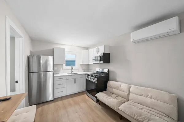308 11th St #C, Ocean City, NJ 08226