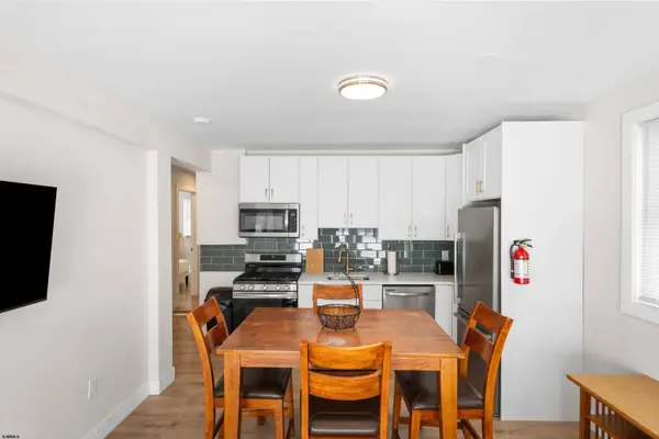 11 E 7th St #A, Ocean City, NJ 08226