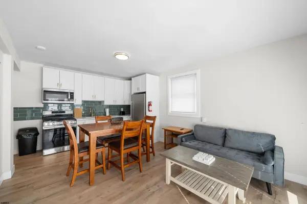 11 E 7th St #A, Ocean City, NJ 08226