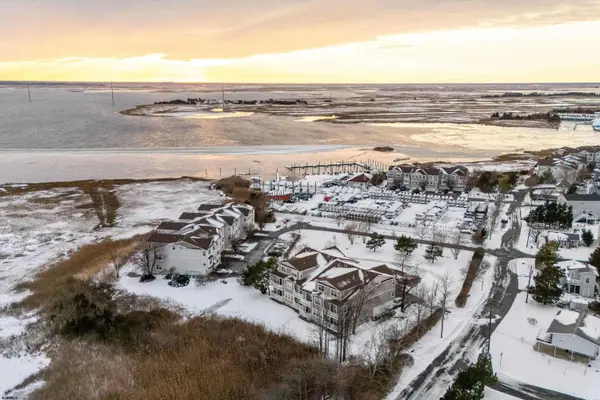 83 Windjammer Dr #83, Somers Point, NJ 08226