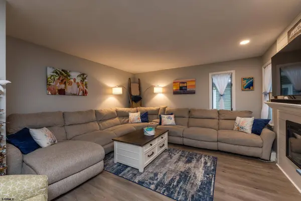 100 E 11th St #1, Ocean City, NJ 08226