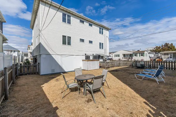 100 E 11th St #1, Ocean City, NJ 08226