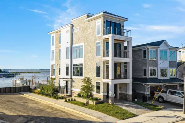 233 W 17th St, Ocean City, NJ 08226