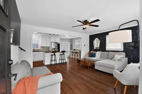 5 Merion Dr, Somers Point, NJ 08244