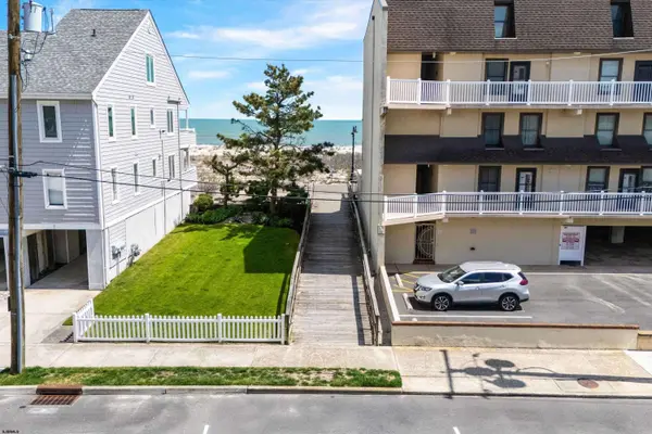 23 39th St #B, Sea Isle City, NJ 08243