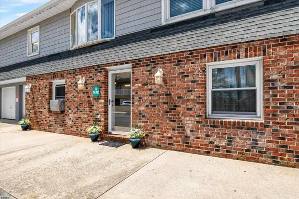 23 39th St #B, Sea Isle City, NJ 08243