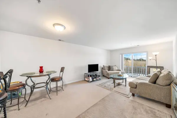 83 Windjammer Dr #83, Somers Point, NJ 08244