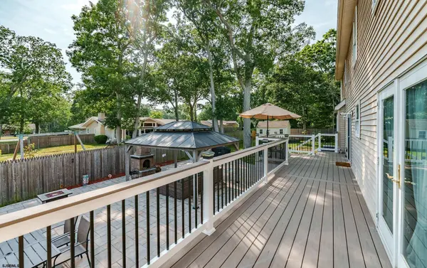 6 Hilltop Dr, Marmora, NJ 08223